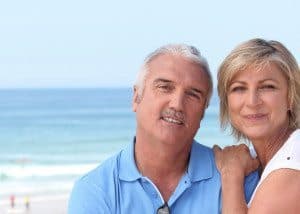 couple buy long term care insurance image
